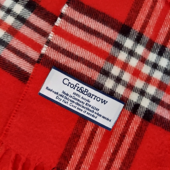 Croft&Barrow Red Plaid Scarf - Picture 2 of 2